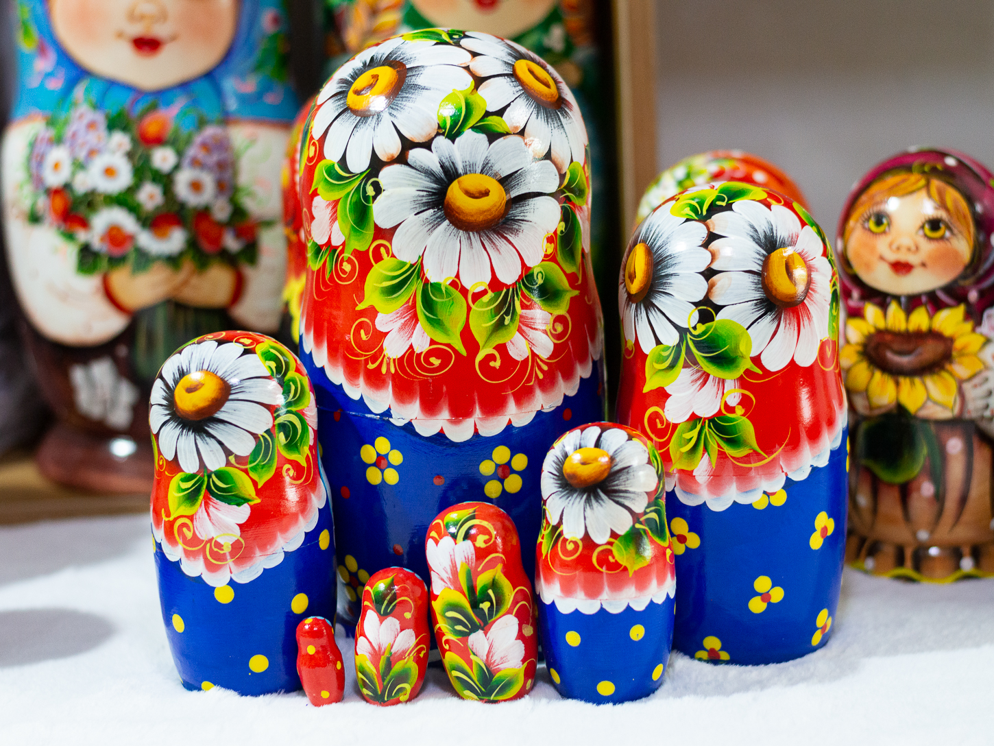 BỘ BÚP BÊ NGA MATRYOSHKA 7 LỚP 22CM HOA VĂN "MISA VÀ GẤU NÂU" RẤT ĐẸP VÀ DỄ THƯƠNG