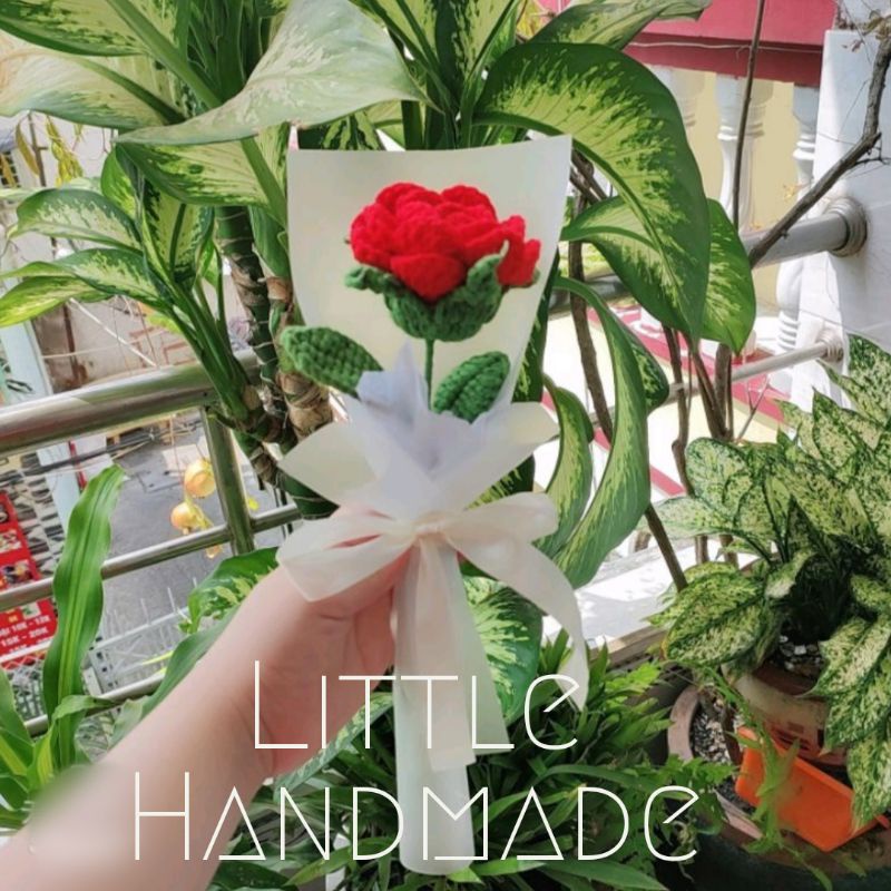 Hoa hồng bằng len màu đỏ tươi handmade