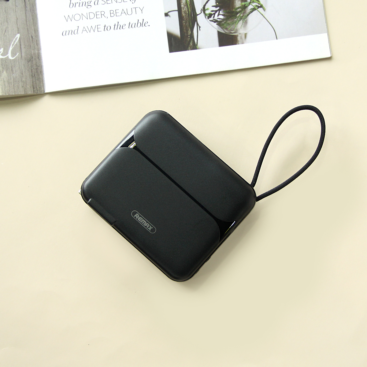 Sạc dự phòng 20000mAh kiêm củ sạc Remax RPP 553 thiết kế kèm dây sạc nhanh 27w cho 14 Serie - Hàng Chính Hãng Remax
