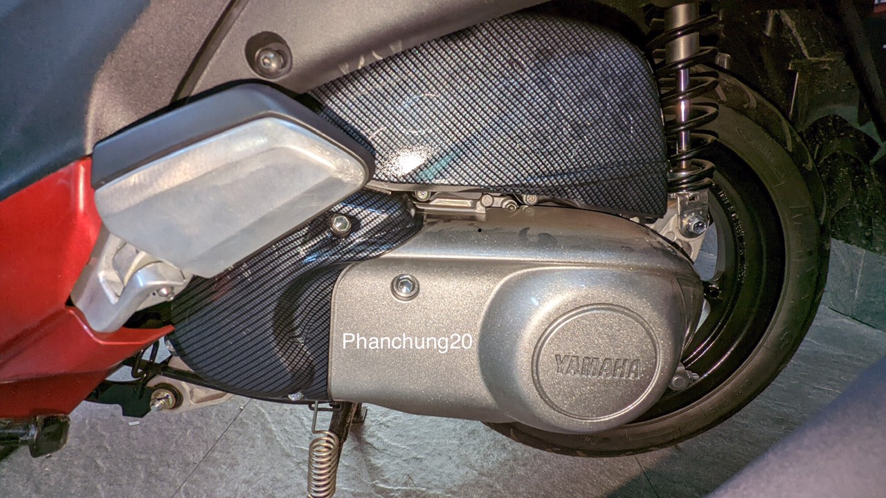ỐP BẦU E DÙNG CHO ĐỜI XE YAMAHA GRANDE 2023 2024 CACBON
