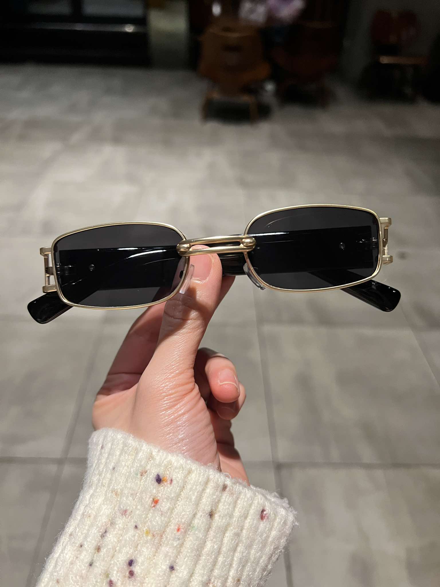 Kính râm nam nữ Mắt vuông nhỏ gọng bản dày cá tính