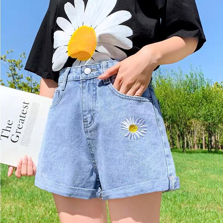 Quần Short Cạp Cao Ống Rộng Thêu Hoa Cúc