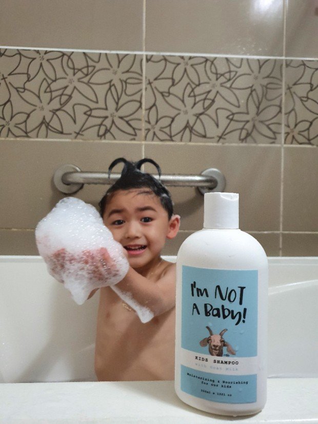 Dầu gội làm sạch dịu nhẹ cho bé I'm not a baby Goat milk Kids Shampoo