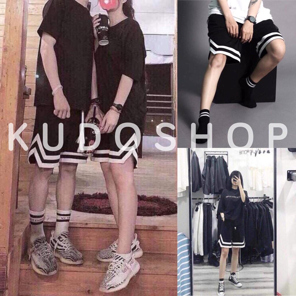 Quần sooc chữ V ống rộng unisex dáng thể thao nam nữ/ Quần đùi lưng thun dáng suông ulzzang_kudoshop