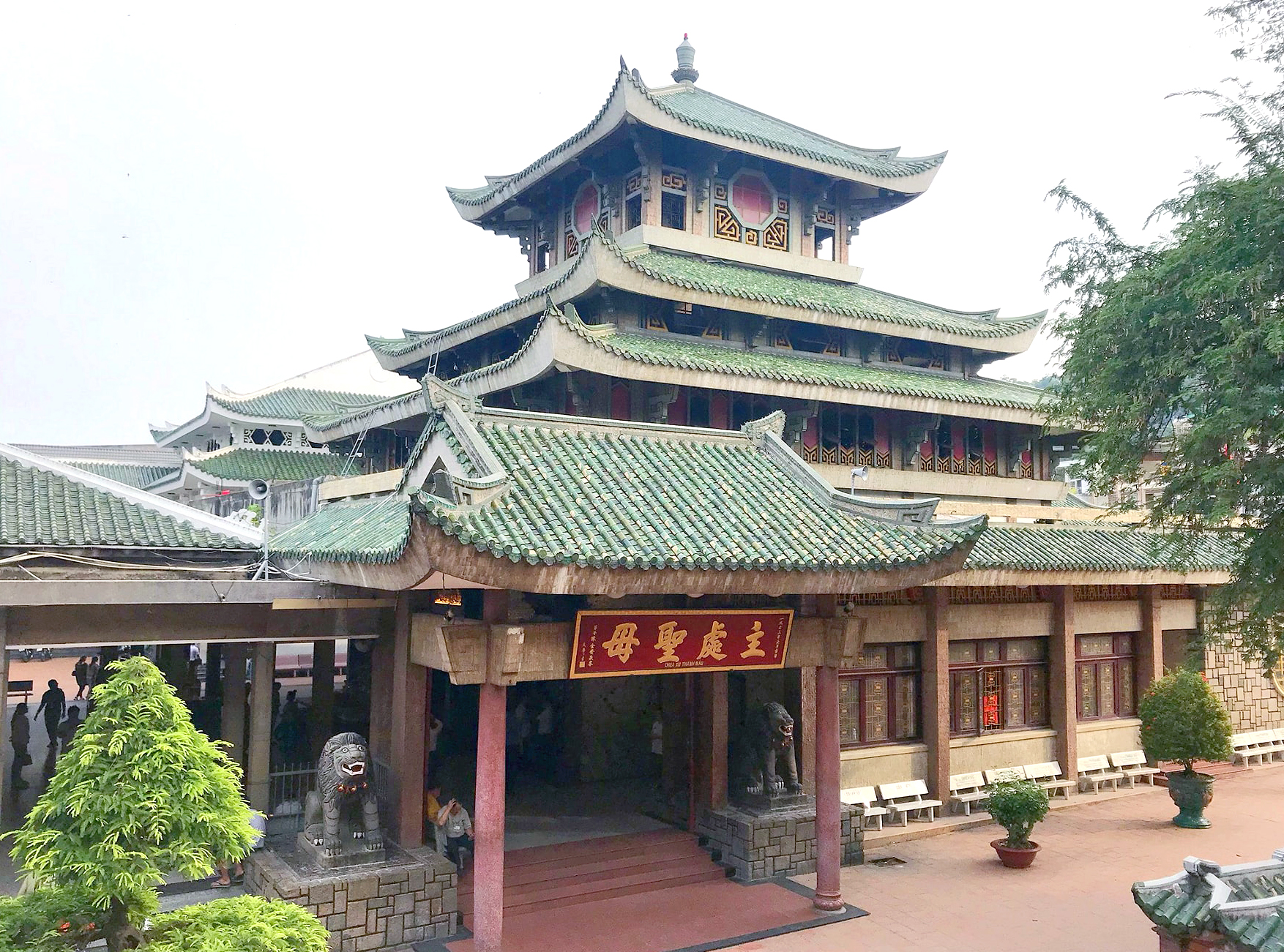 Tour Châu Đốc 1N1Đ - Chùa Bà Núi Sam - Núi Cấm - Rừng Tràm - Lăng Thoại Ngọc Hầu - Chùa Hang - Chùa Phật Nằm - Chợ Cửa Khẩu Tịnh Biên.