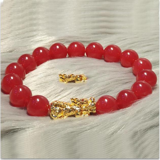 Vòng tay phong thủy đá mã não đỏ MU368 mix Tỳ hưu vàng