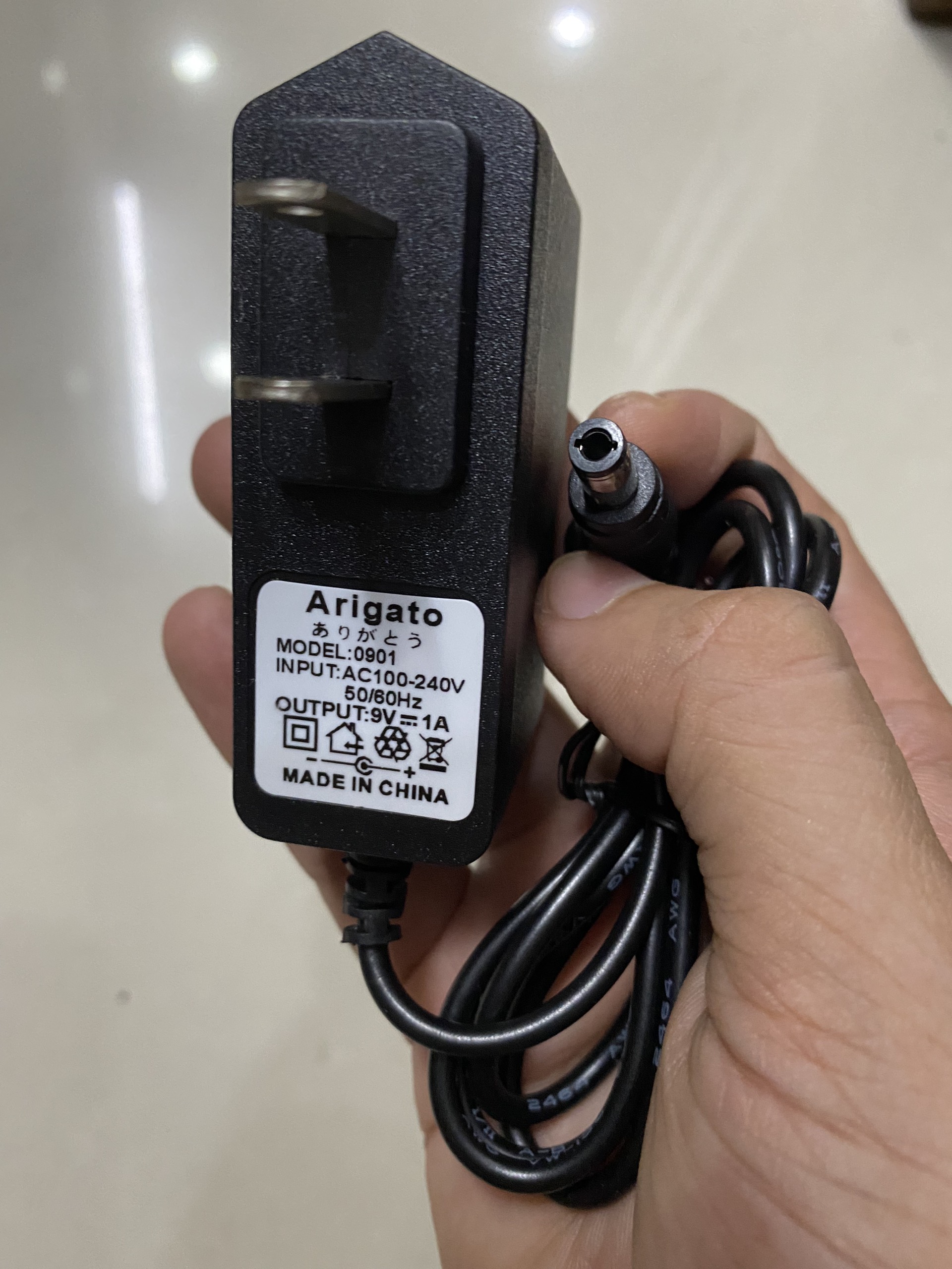 Adapter 9v 1a - chân to 5.5m - Hàng nhập khẩu