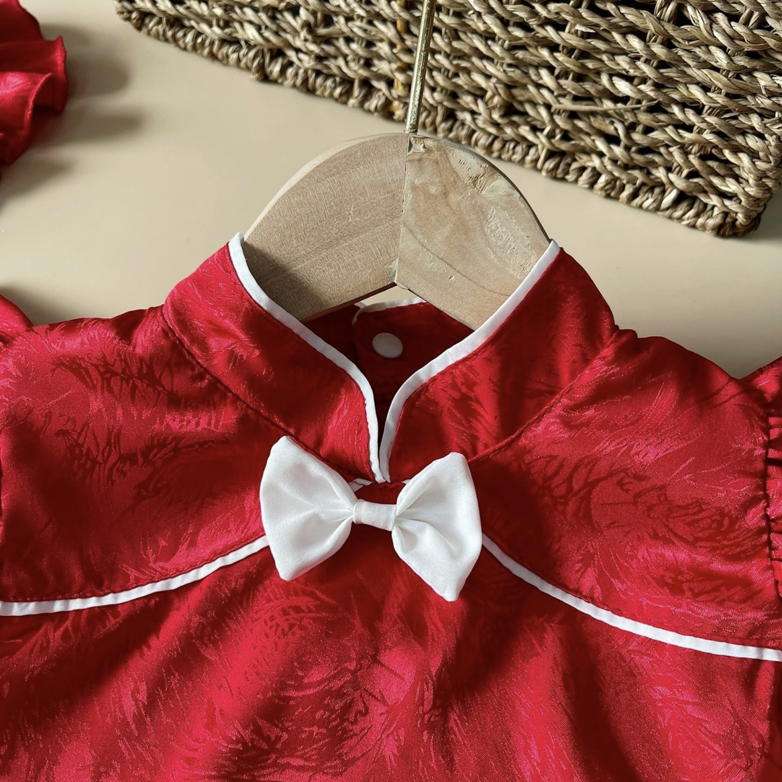 Body Gấm Đỏ Cổ Tàu NHÍM XÙ KIDS Cho Bé Gái Sơ Sinh, Đầy Tháng, Thôi Nôi, Sinh Nhật B068