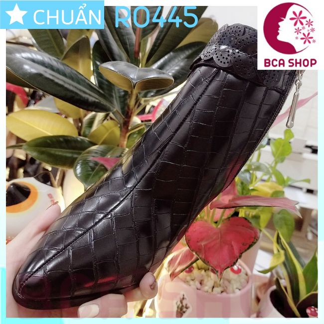 Giày bốt nữ cổ thấp 8p RO445 ROSATA tại BCASHOP có dây kéo nằm má trong, cách điệu bằng dây trái tim - màu đen