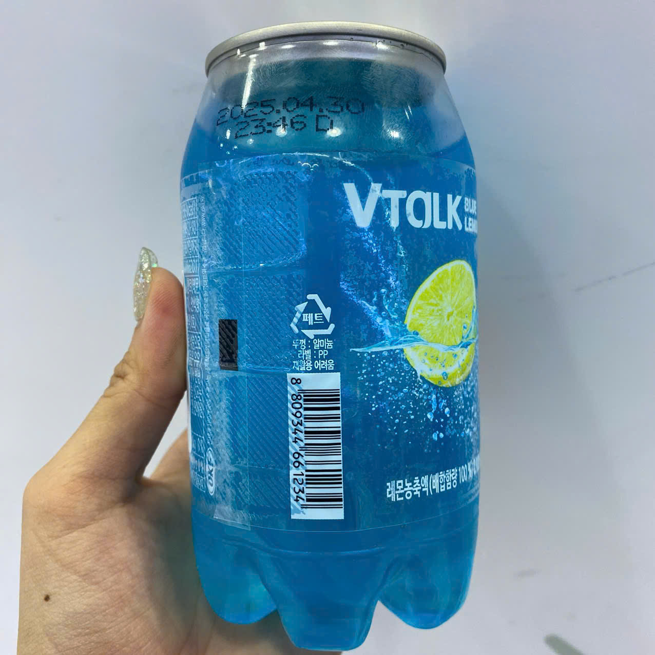 Nước Soda Chanh Xanh Vtalk Hàn Quốc Lon 350ML / 브이톡) 브이톡 블루레몬에이드 350G