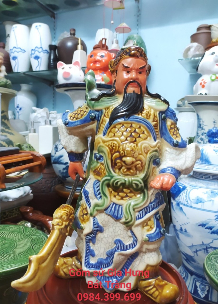 Tượng quan công cầm đao gốm sứ bát tràng