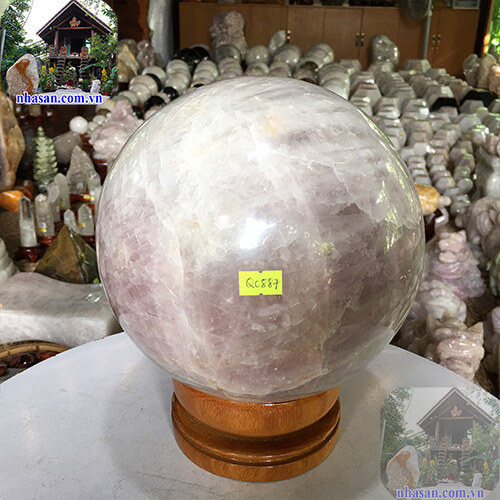 Quả cầu thạch anh hồng tự nhiên giúp nạp khí vượng tài – Đường kính 21cm- Nặng 13.2kg – QC887