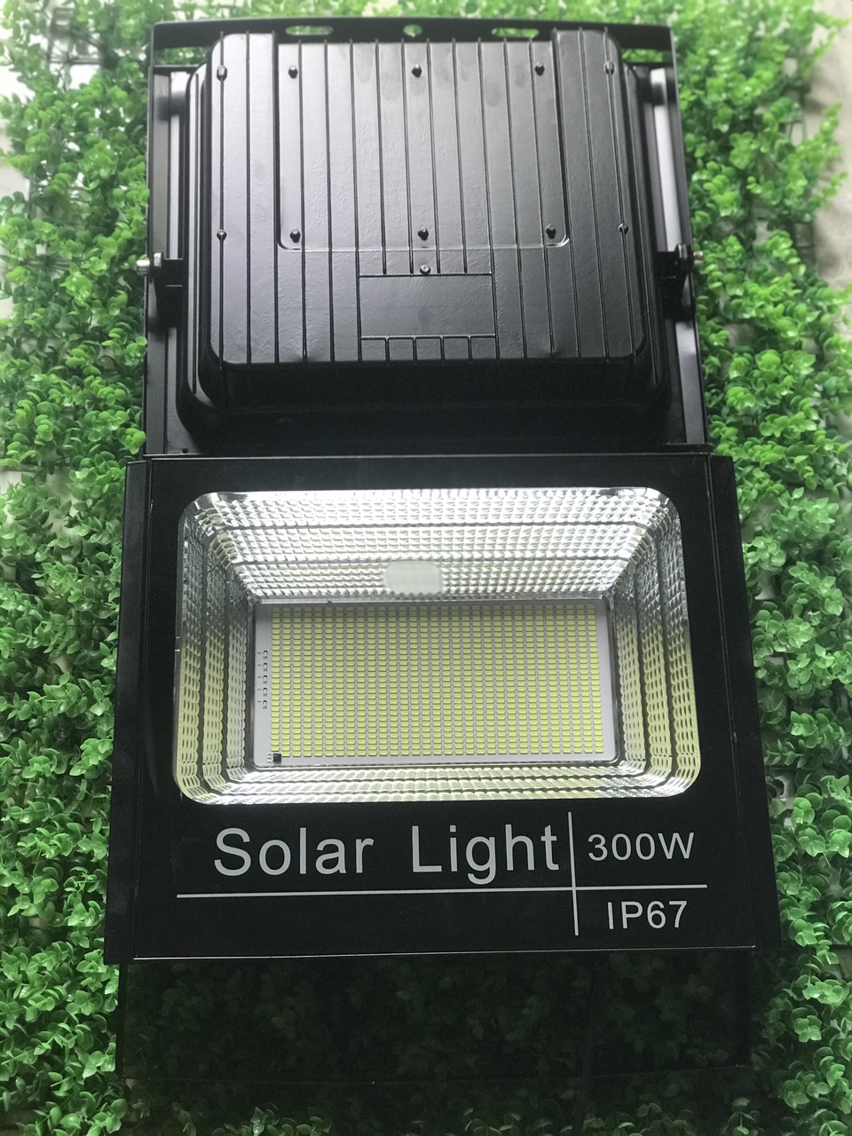 Đèn pha led năng lượng mặt trời 300W