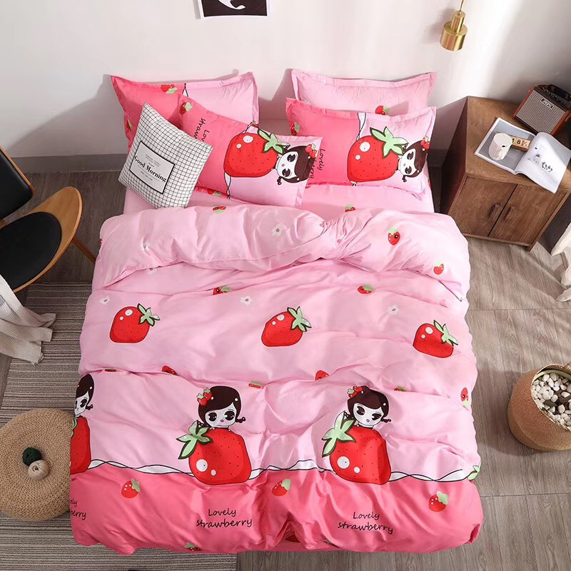 Bộ chăn ga gối cotton PL1 - Cô Gái Dâu Tây - Tặng kèm 1 móc khóa Houston