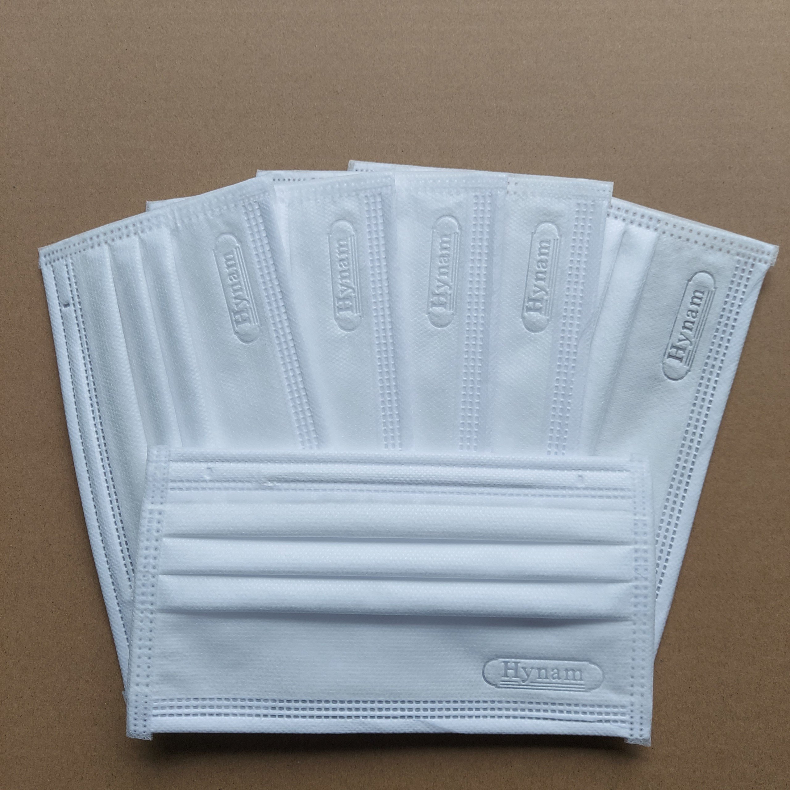 Khẩu trang y tế 4 lớp Hynam màu trắng hộp 50 cái - Kháng khuẩn, chống bụi, chống tia UV