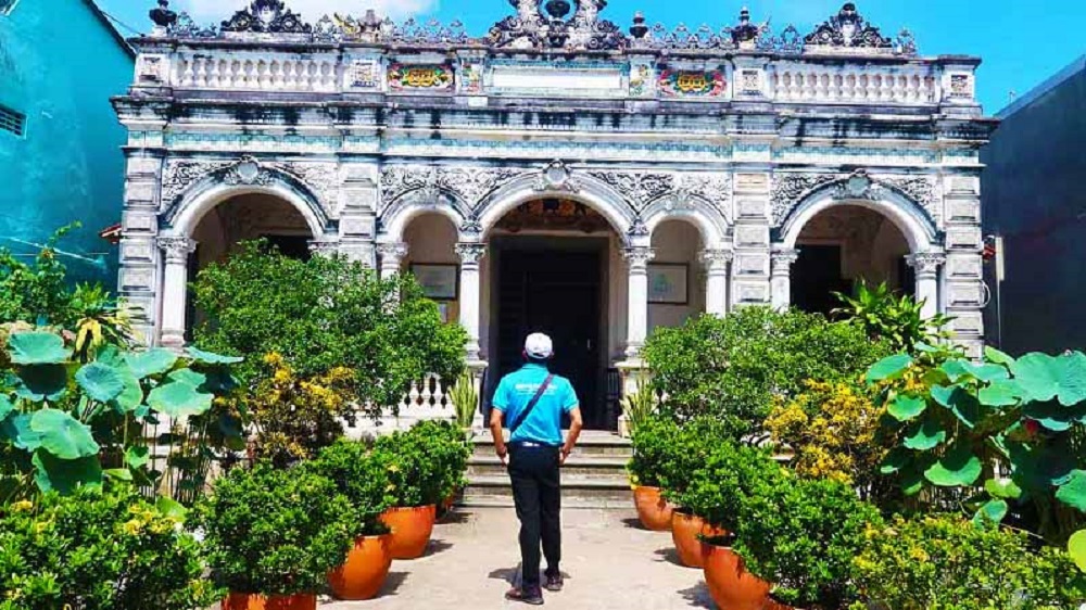 Tour Chùa Lá Sen Đồng Tháp 1 ngày | Chụp ảnh trên lá sen khổng lồ