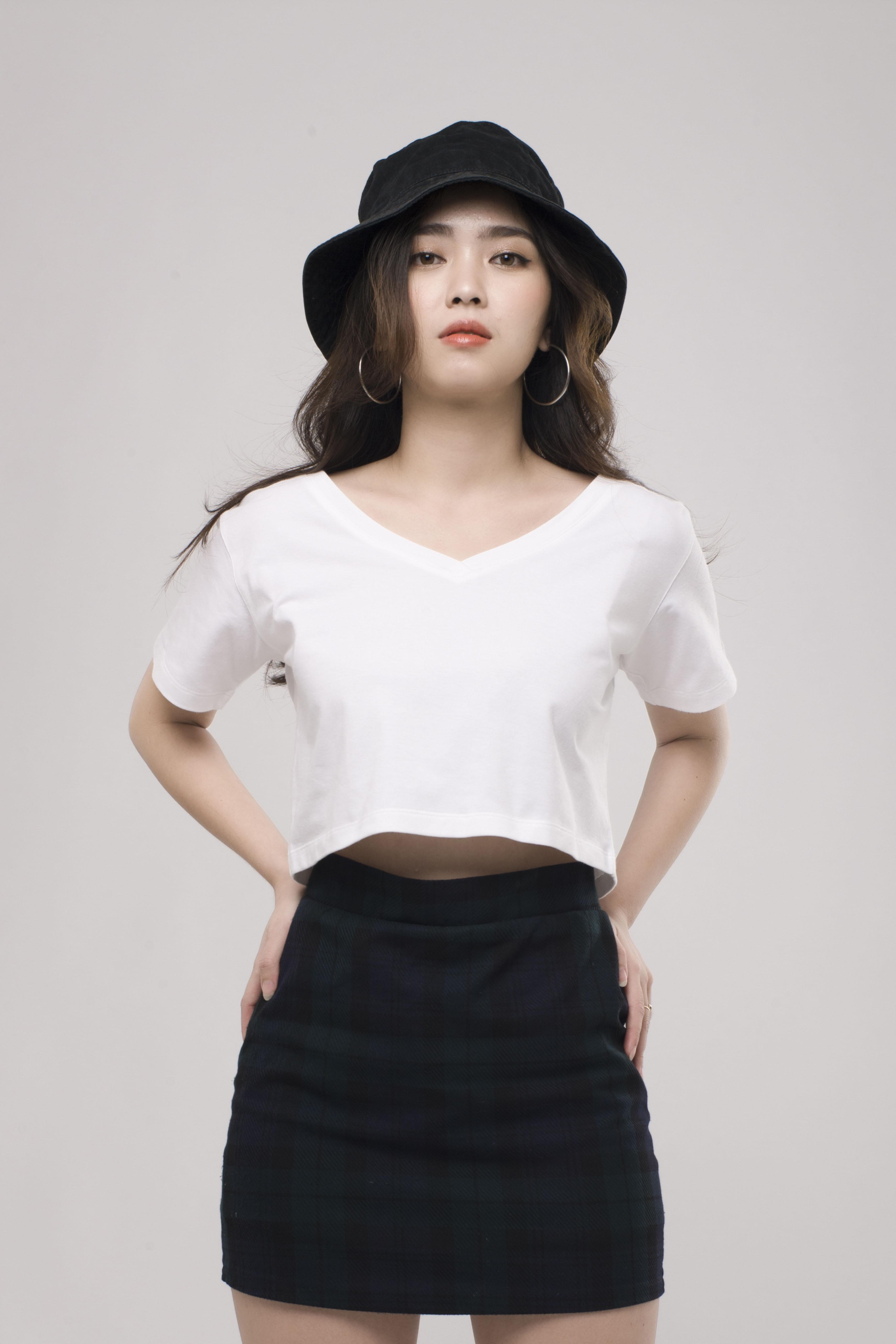 Croptop Cổ V - Vê Hờ