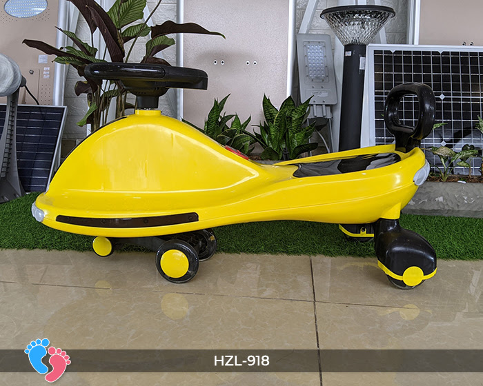 Xe lắc tay có đèn có nhạc BABY PLAZA HZL-918