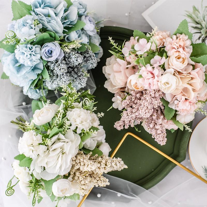 Bó hoa hồng giả bằng lụa trang trí đám cưới và nội thất