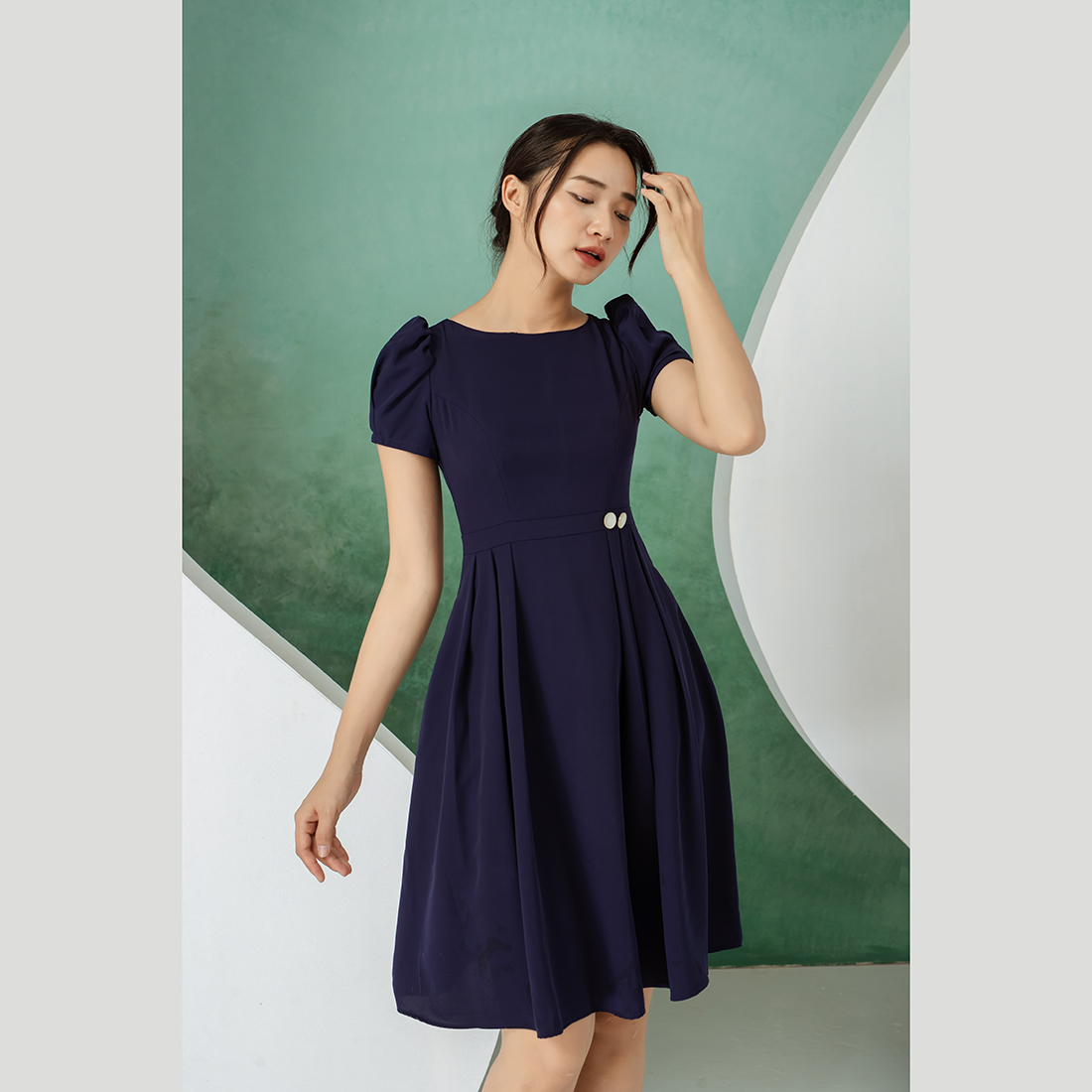 Đầm xòe công sở tay ngắn xếp ly phốI nút 2 lớp thiết kế thời trang Eden dây kéo sau lưng có túi - D479