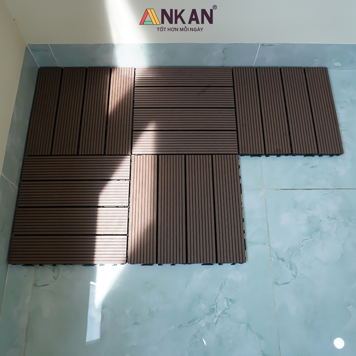 Sàn Vỉ Gỗ Nhựa Composite Cao Cấp, Lót Sàn Ban Công Nhà Tắm, Vỉ Dày Chắc Chắn Có Vít Ốc Dưới Nan, Màu Nâu Mới, Dễ Dàng Lắp Đặt