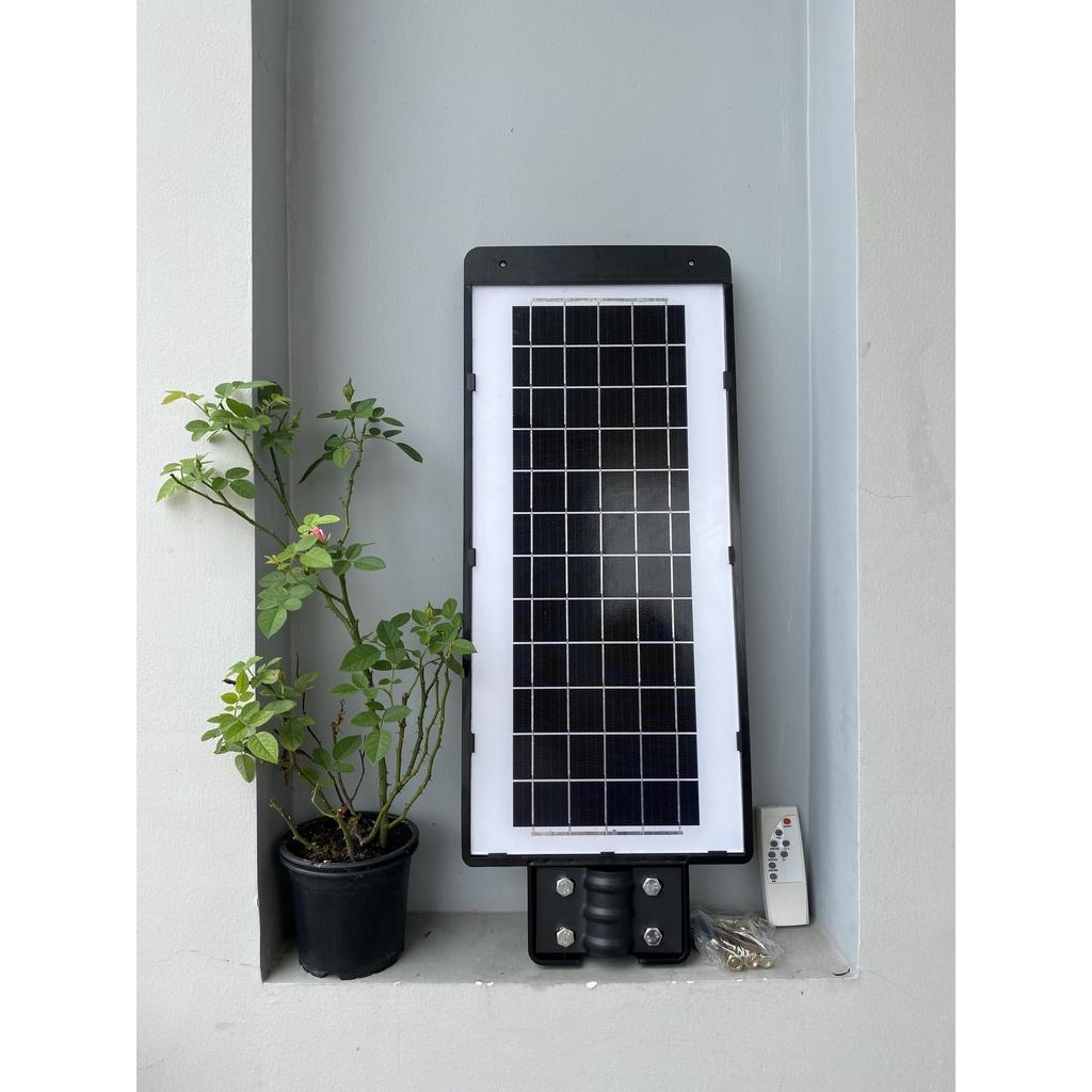 Đèn đường liền thể NLMT 150W, có remote
