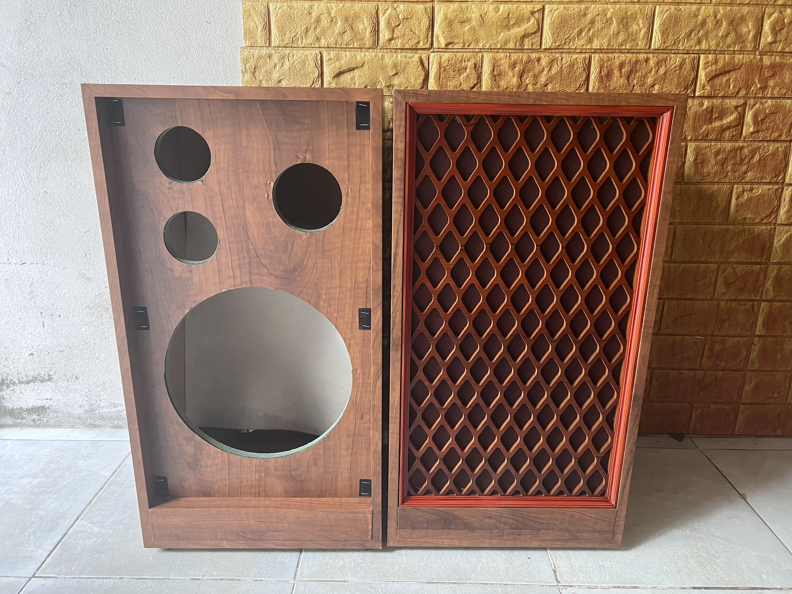Vỏ thùng loa 3 tấc cổ 1 bass 30 và 2 chép 10cm 1 mid 11,5 cm Hải Triều