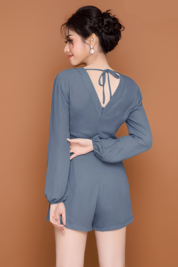Jum Short cổ V tay dài xinh xắn
