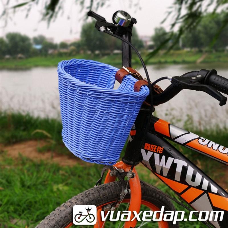 Giỏ xe đạp trẻ em đủ màu Chất liệu nhựa PE an toàn đường kính 16cm Lắp vừa mọi loại xe đạp trẻ em