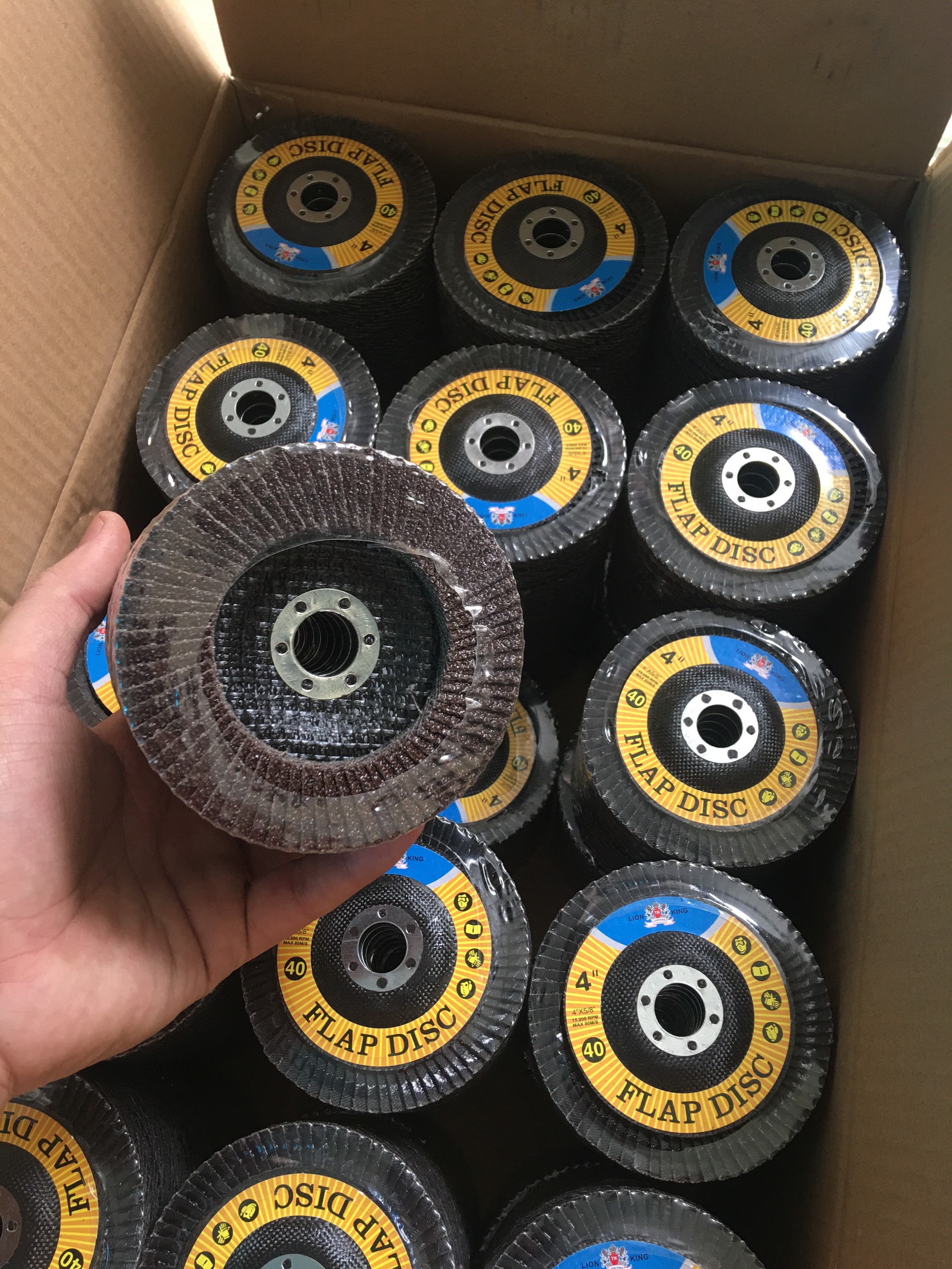 Nhám xếp sử tử Lion king A40 nhám thô dày lốc 10v