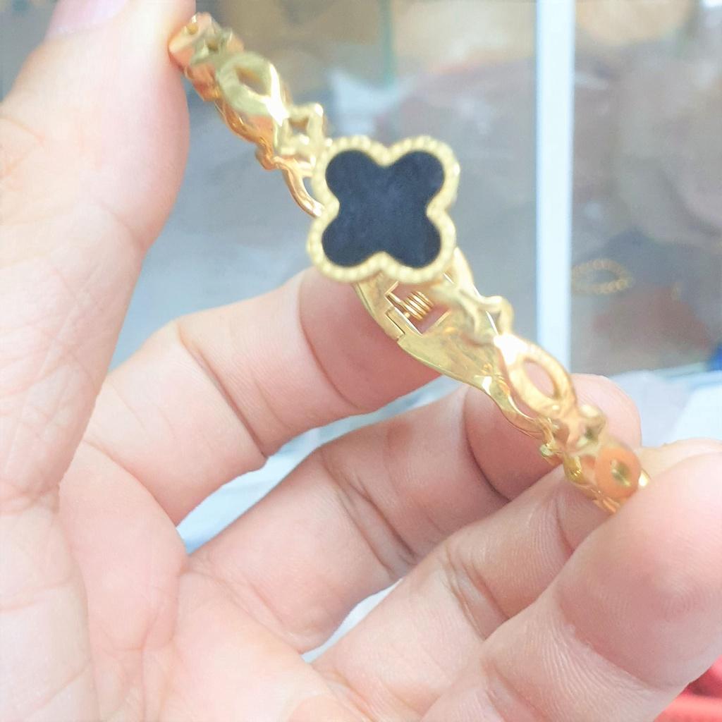 Vòng Tay Titan 4 Lá Kiều Phun Than - Dùng bền màu không đen