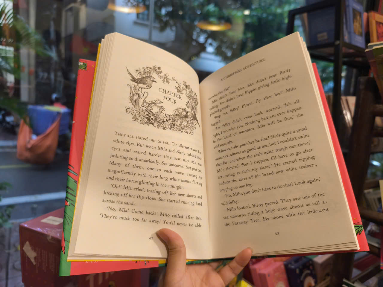 Sách - A Christmas Adventure: The Magic Faraway Tree by Jacqueline Wilson | Christmas Childrens Book