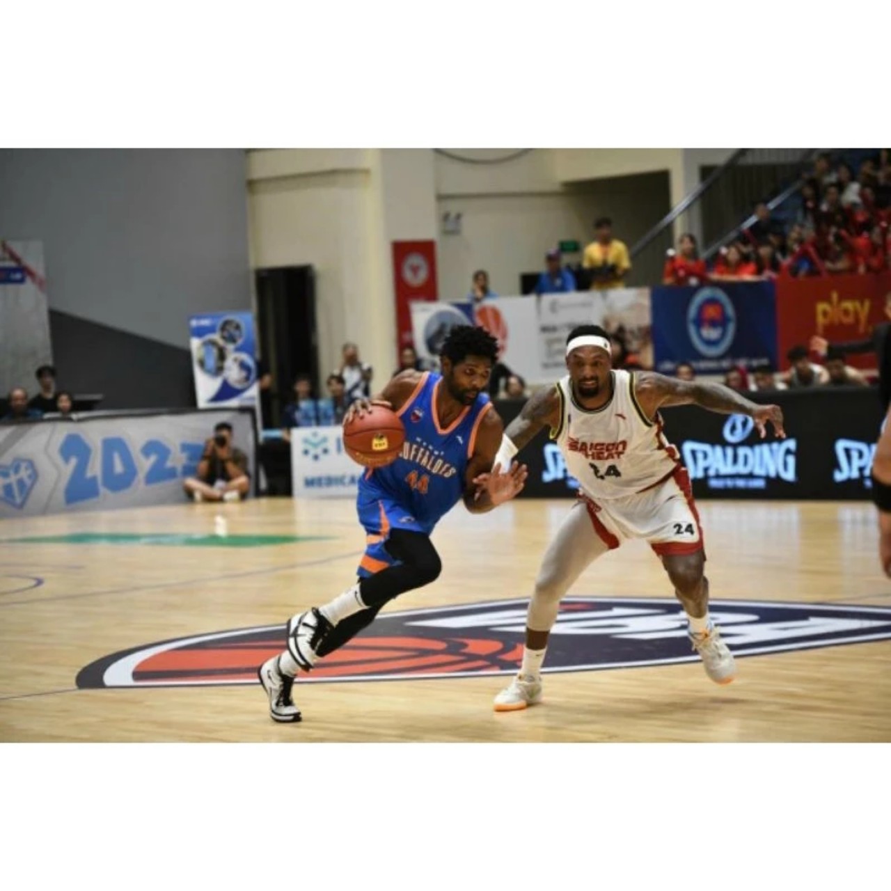 Quả bóng rổ Da Spalding TF 1000 Precisiom FIBA size 7/ Indoor chuyên nghiệp
