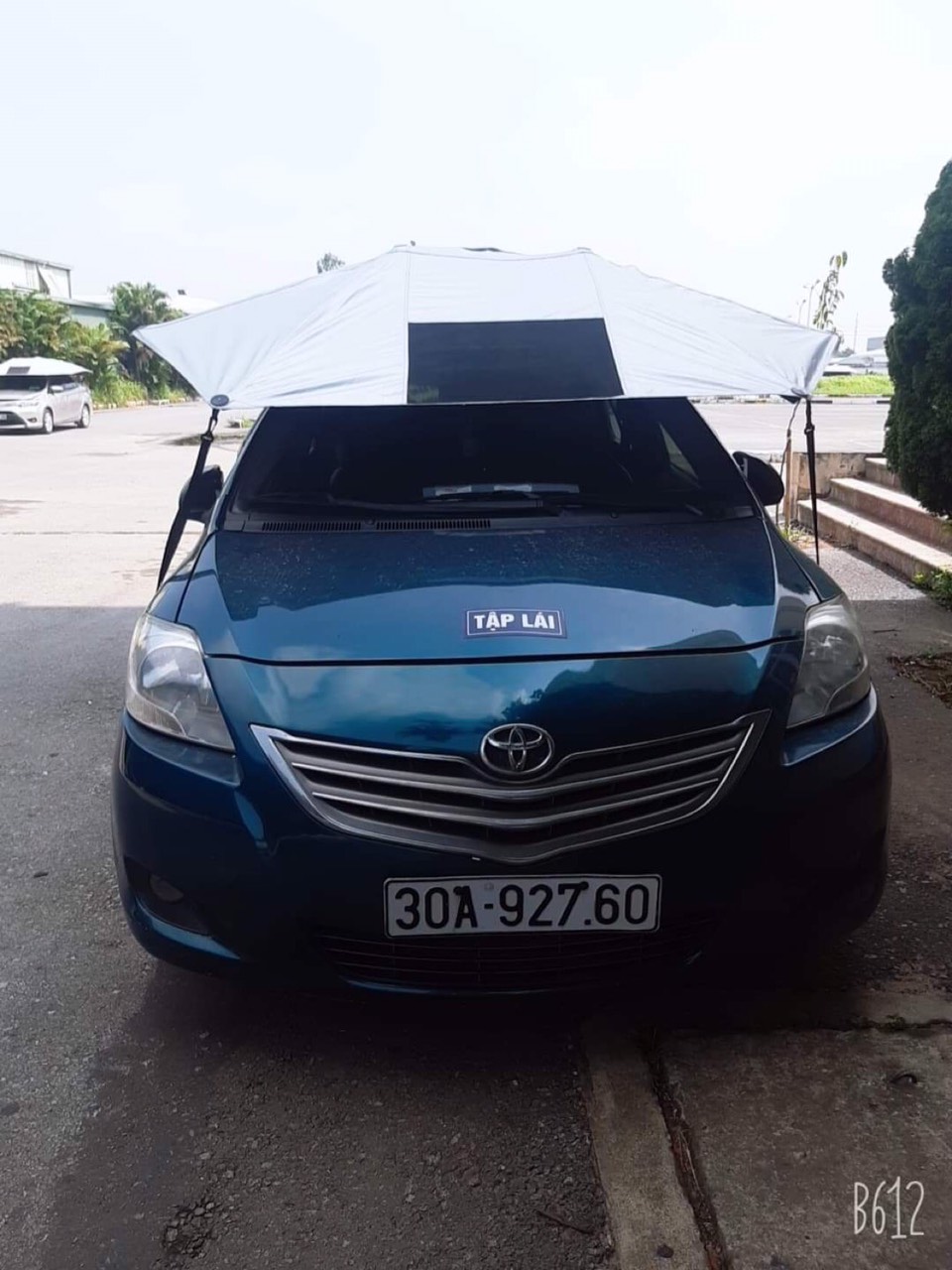Ô che xe oto bảo vệ xe khỏi tia uv nắng nóng giảm nhiệt độ nóng cho xe
