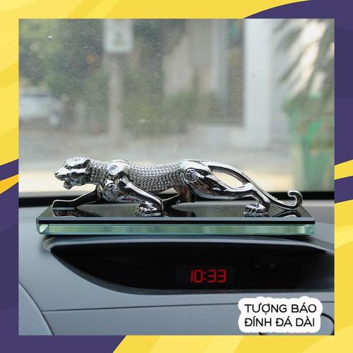 Tượng báo đính đá dài
