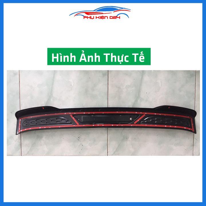 Ốp chống trầy cốp ngoài nhựa đen Altis 2016-2017-2018-2019-2020-2021-2022 mẫu phản quang chống xước trang trí xe