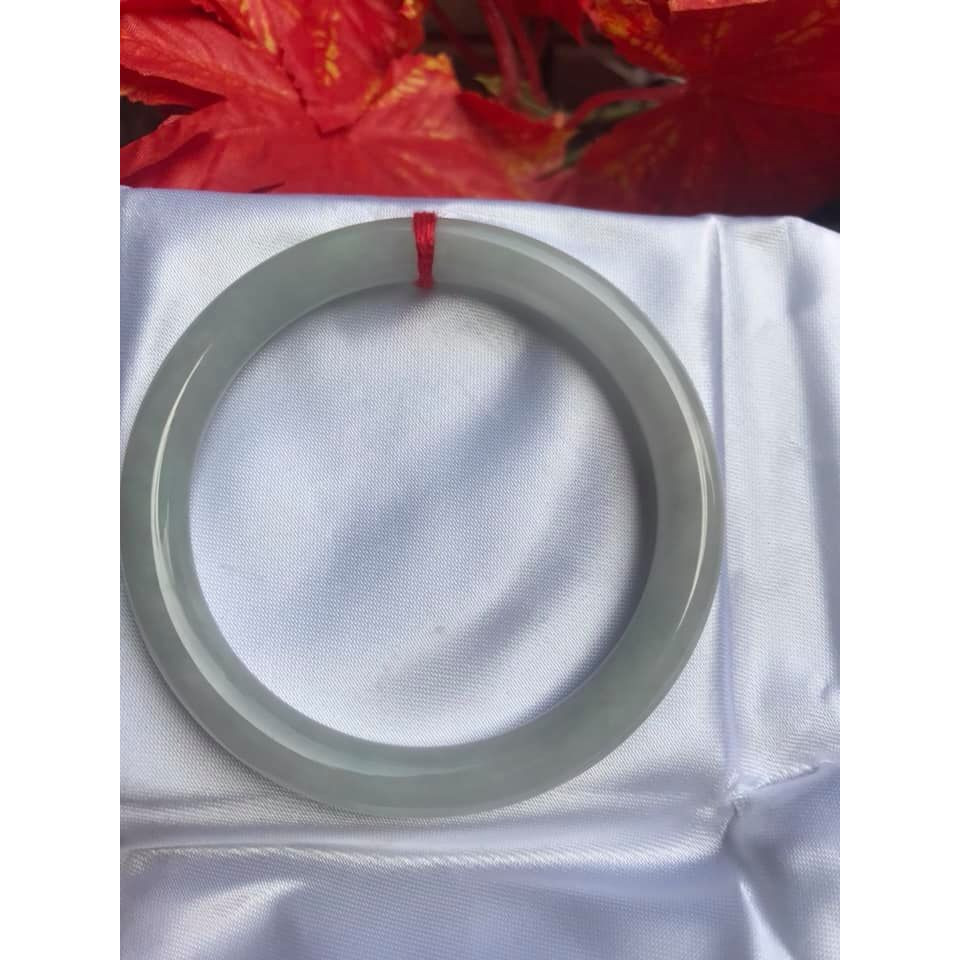 VÒNG TAY ĐÁ CẨM THẠCH MỚI TRẮNG 54mm x dầy 7,8mm  MÀU TRẮNG TINH BÓNG ĐỀU CẢ VÒNG RẤT ĐẸP  CHUẨN NỮ Mệnh KIM THUỶ 54kg đến 64kg Đeo ạ
