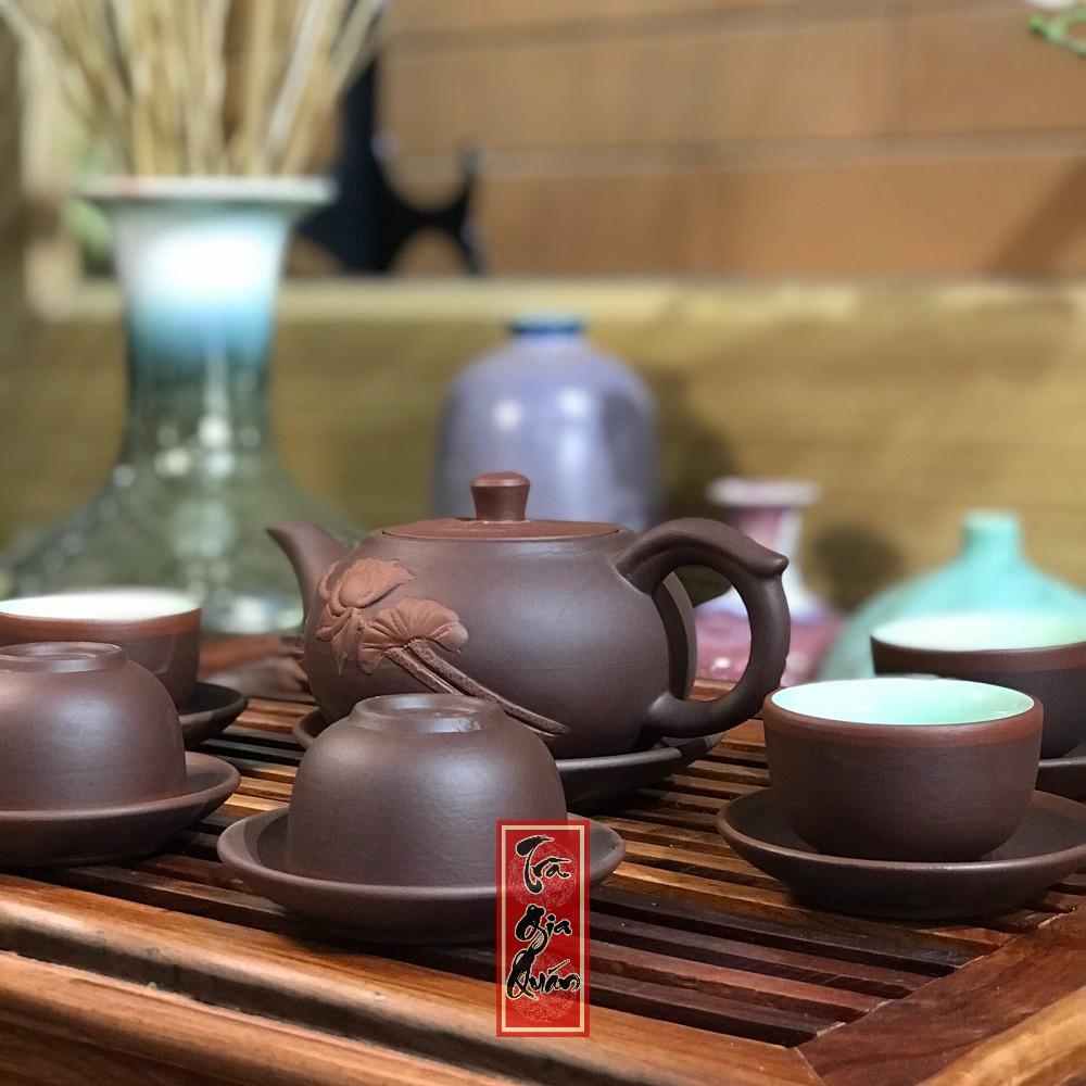 Bộ Ấm Chén Trà Đạo Tử Sa Bát Tràng Đắp Nổi Hoa Sen Dáng Sư Cầu Dung Tích 230ml AVMT 64