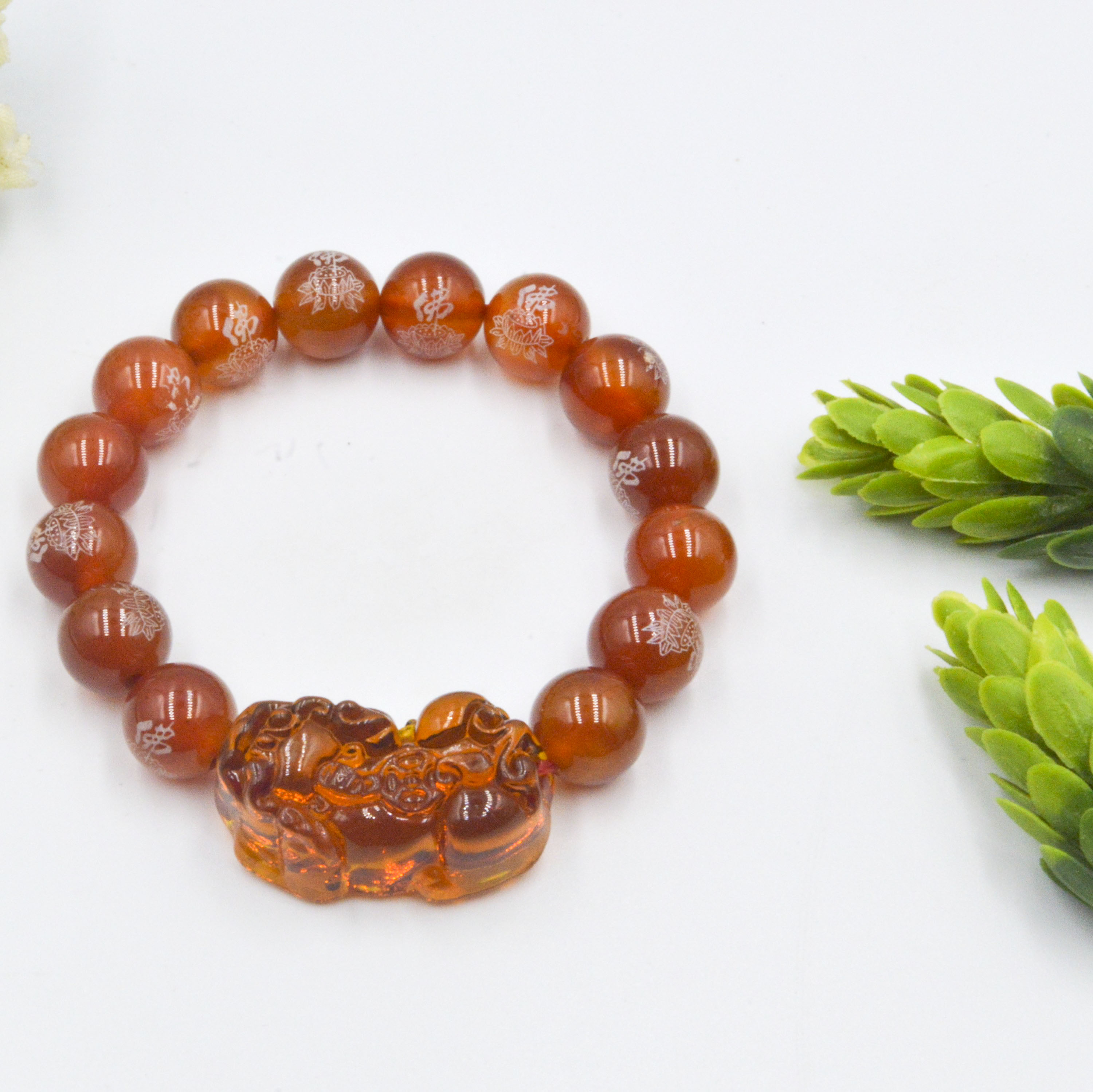 VÒNG TAY TỲ HƯU TOPAZ ĐỎ PHỐI MÃ NÃO ĐỎ KHẮC HOA SEN 10 MM