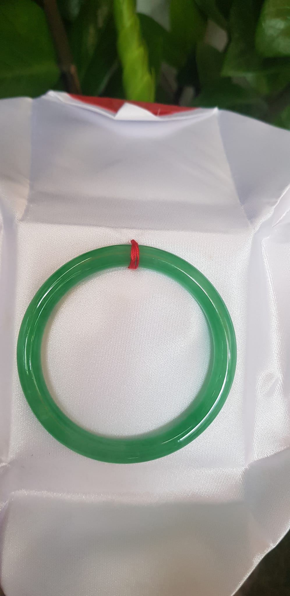 Vòng cẩm thạch Đậu Lý AI CN 53mm Ni 53mm x cọng 7mm Màu xanh Ngọc Đậm đều bóng đẹp xinh xắn Hợp Nữ mệnh Mộc mệnh Hỏa mệnh Thủy 52kg-56kg đeo đẹp ạ