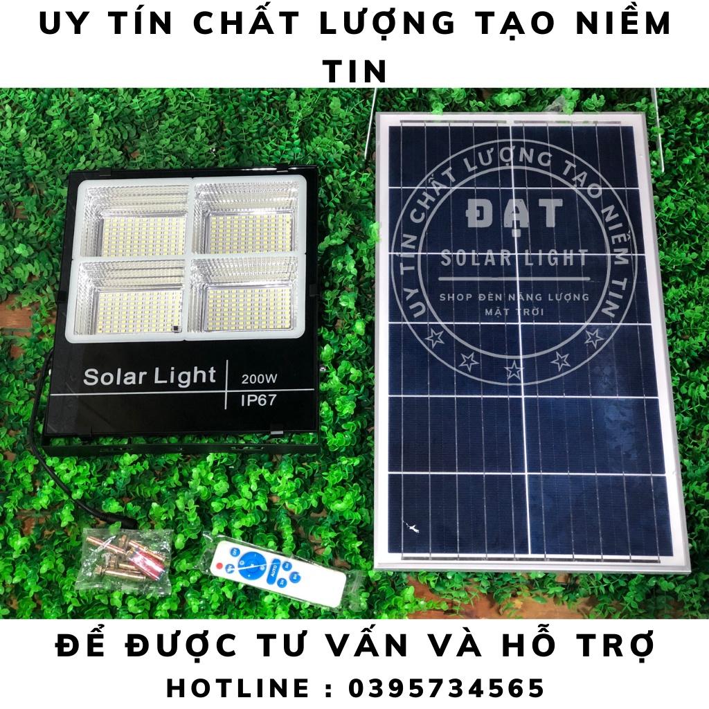 Đèn năng lượng mặt trời 200W 4 khoang siêu sáng