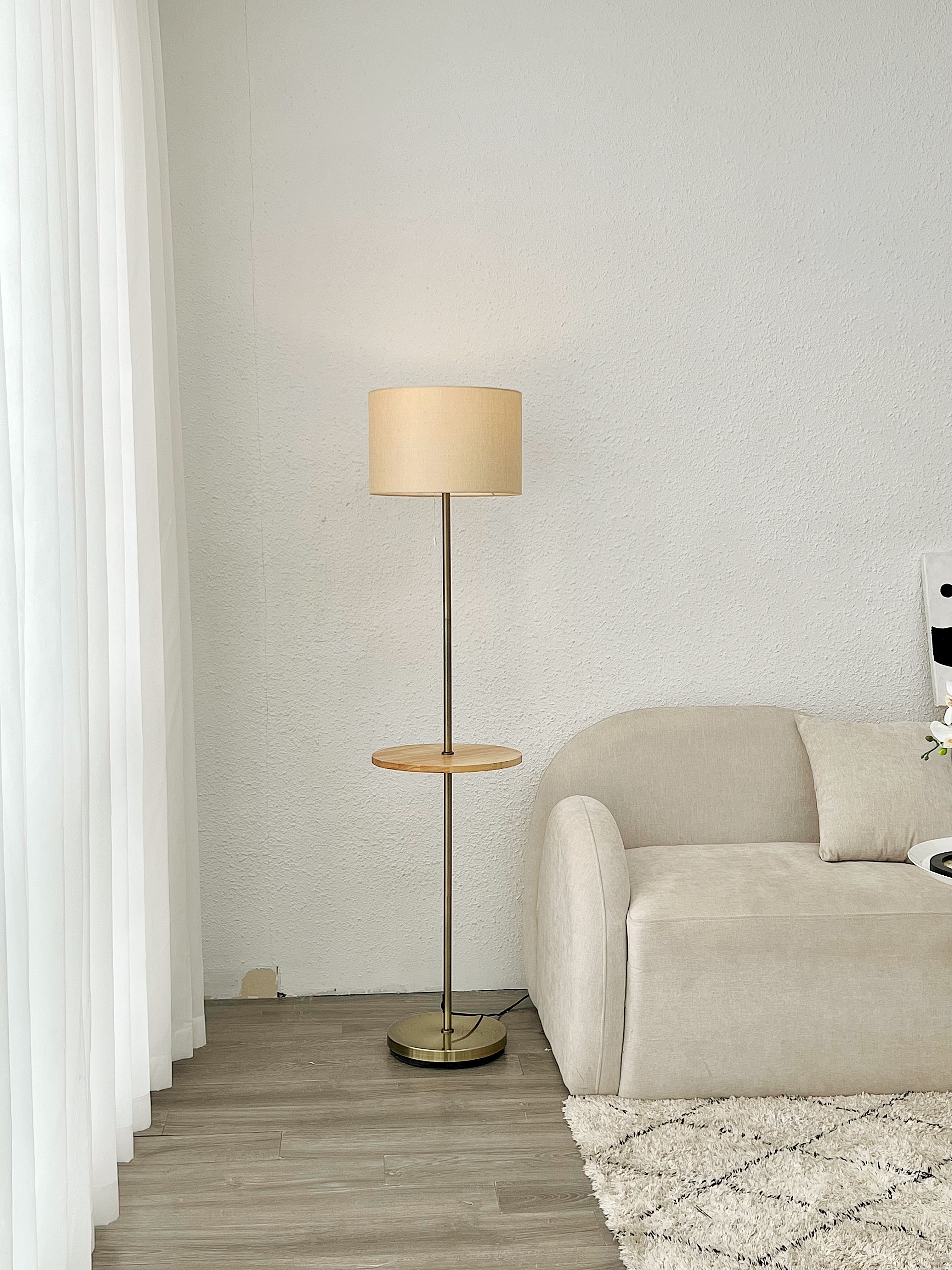 Đèn cây đứng kèm bàn có dây rút phong cách Châu Âu kèm bàn gỗ sang trọng DCLA007