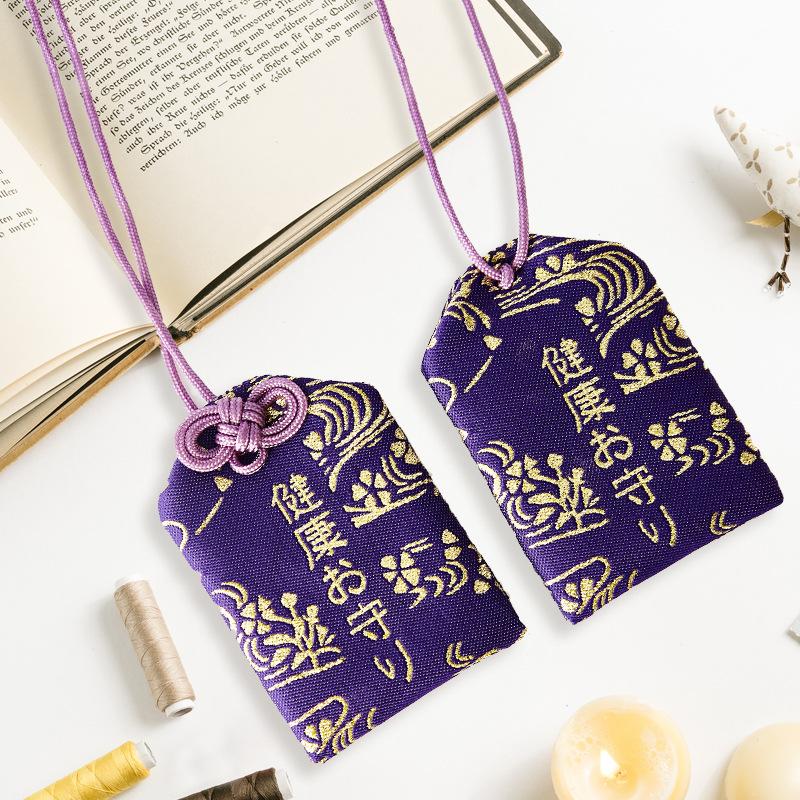 Túi gấm Omamori sức khỏe tím họa tiết vàng có kèm túi chống nước Túi Phước May Mắn dây treo trang trí