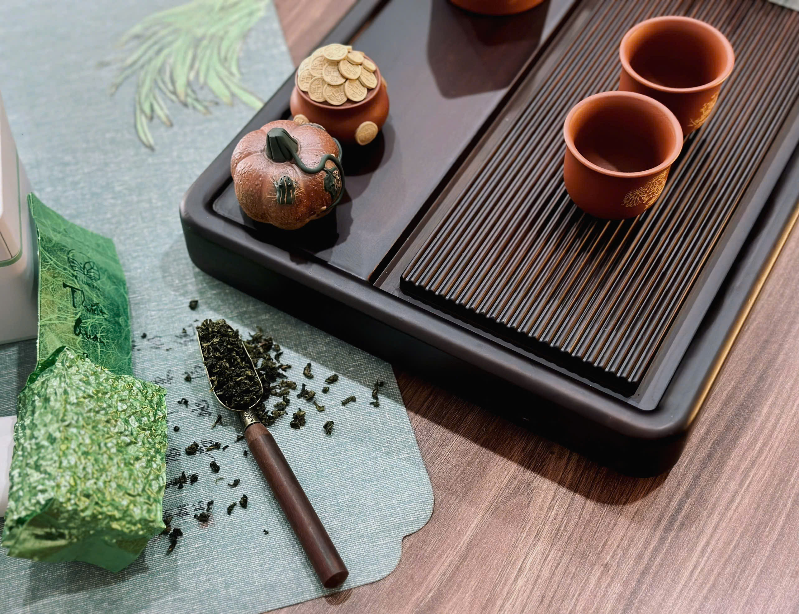 KHAY TRÀ GỖ - BỀ MẶT DÁT ĐÁ - ỐNG DẪN THOÁT NƯỚC - ĐỘ BỀN CAO