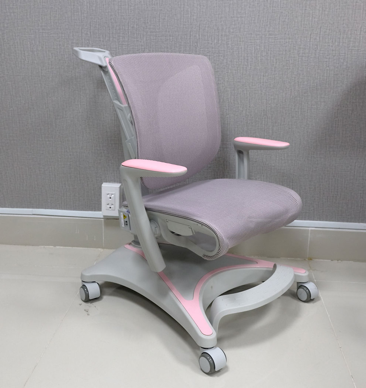 GHẾ CHỐNG GÙ ERGONOMIC K39 - Hồng