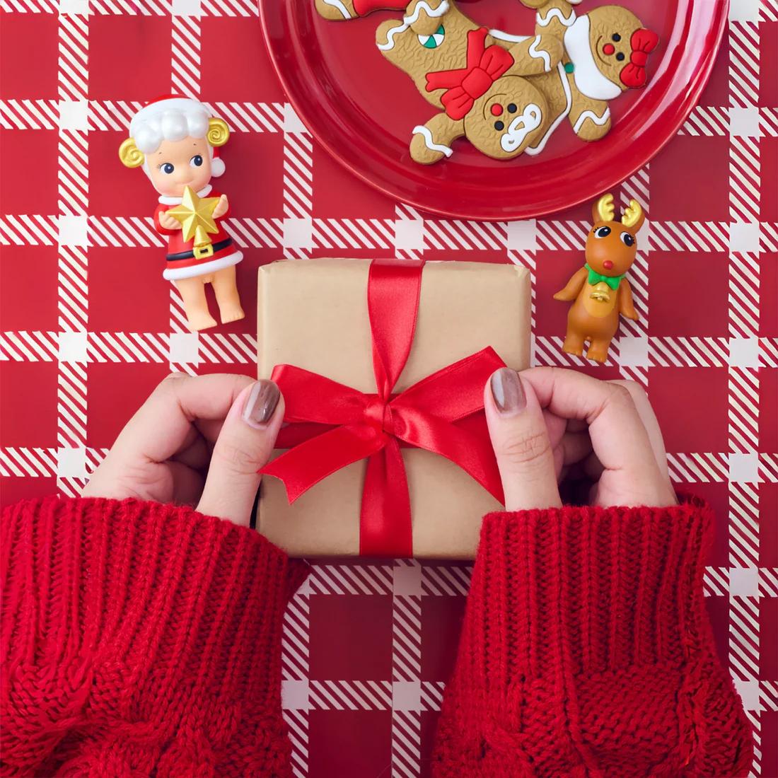 Blindbox Mô Hình Trang Trí Mini - Sonny Angel - Santa's Little Helper Series - Smiski