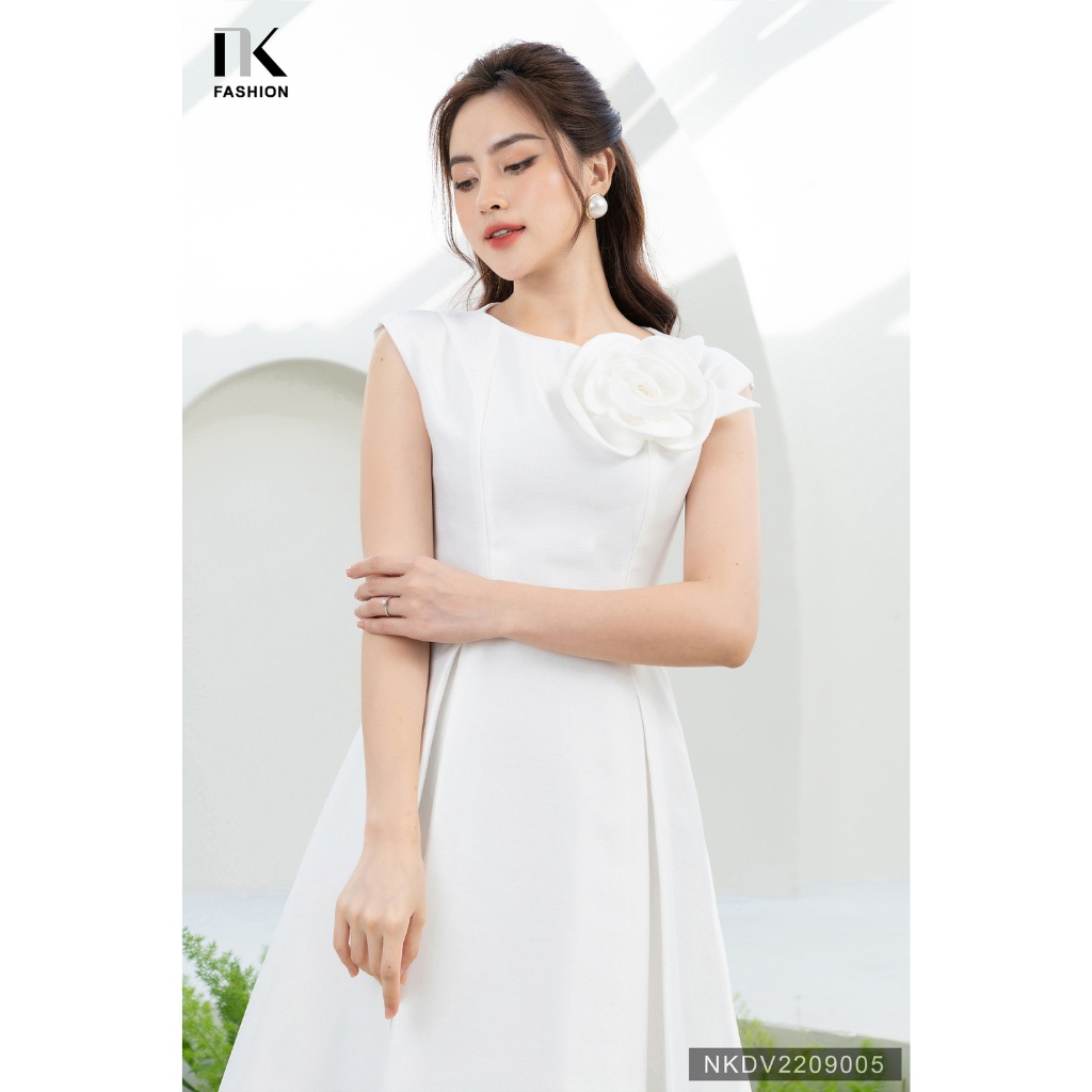 Đầm Dự Tiệc Dáng Xòe Đính Hoa Ngực Tinh Tế NK Fashion Chất Vải Dày Dặn Đứng Form Chuẩn Thanh Lịch NKDV2209005