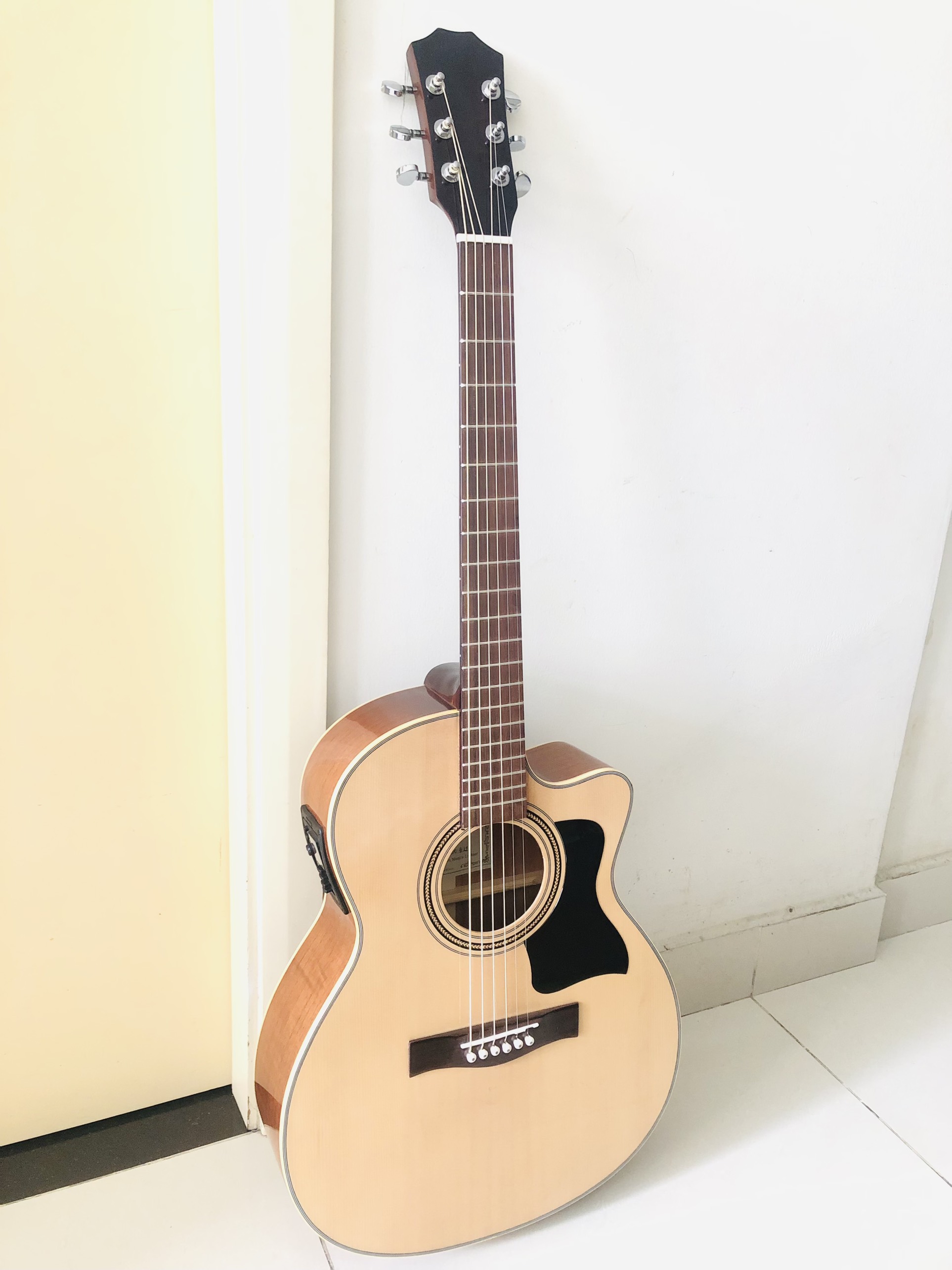 Đàn guitar acoustic có eq full solid hồng đào chất lượng DJ150XB12 Duy Guitar Store dòng đàn ghitar đệm hát dành cho biểu diễn party