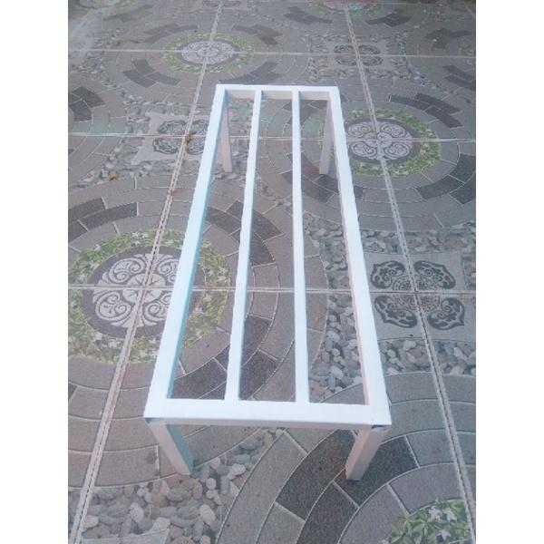 Kệ thép kê chậu cây ban công sân thượng. Dài 70cm. Rộng 25cm. Cao 20cm. 2 nan phụ. 4 chân. hộp thép 2x2cm