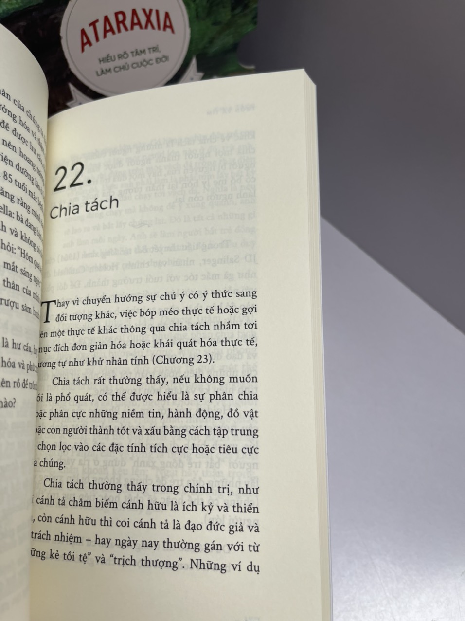 ATARAXIA HIỂU RÕ TÂM TRÍ LÀM CHỦ CUỘC ĐỜI - Neel Burton - Giang Thảo, Hoàng Thu Anh, Đặng Gia Cát Lượng dịch - Omega Plus - NXB Dân Trí.